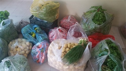 Hà Nội: Phát hiện rau "bẩn" tuồn vào trường mầm non