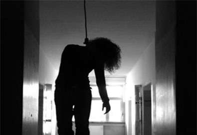 Nghi án mẹ siết cổ con 2 tuổi đến chết rồi treo cổ tự tử