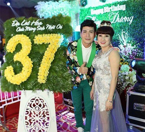 Sốc: Đại gia chi tiền tỷ mời ca sĩ hát mừng sinh nhật vợ