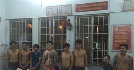 Triệt phá băng đảng giang hồ kiếm ăn trên thân xác người đồng tính