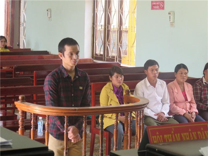 Đưa bé gái lên rẫy giở trò đồi bại rồi thản nhiên nằm ngủ