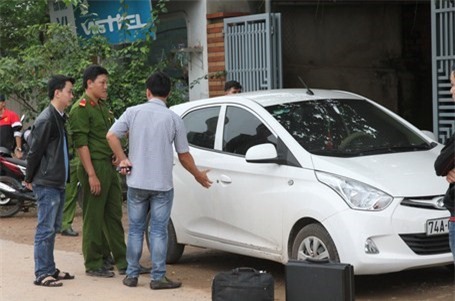 Giật cửa ôtô, cướp hàng trăm triệu đồng giữa ban ngày