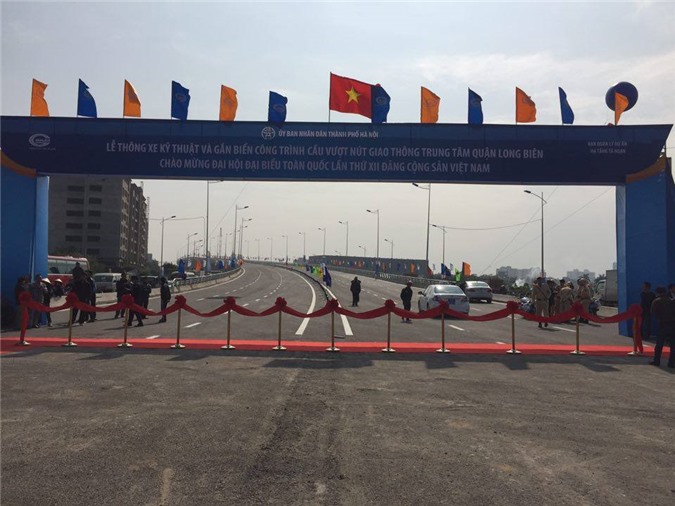 Chính thức thông xe cầu vượt thép 6 làn xe lớn nhất Hà Nội