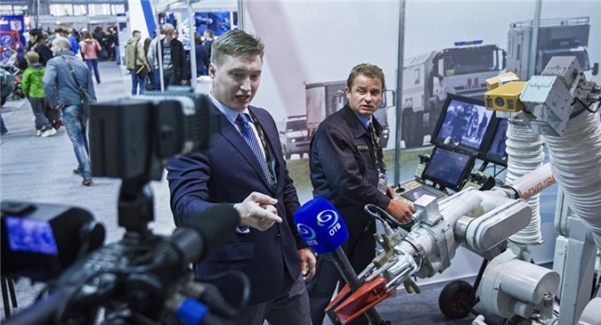 Nga chính thức xuất khẩu robot chiến đấu "như người thật"