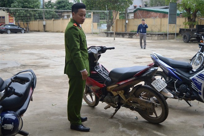 Bắt kẻ trộm dùng vam phá ổ khóa xe máy chưa đến 5 giây