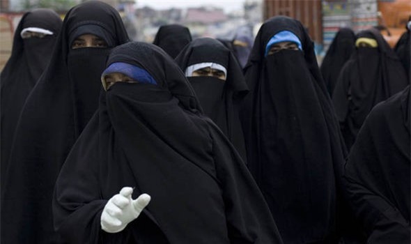 Đặc nhiệm Anh dùng "chiêu" cực độc để trà trộn tiêu diệt IS