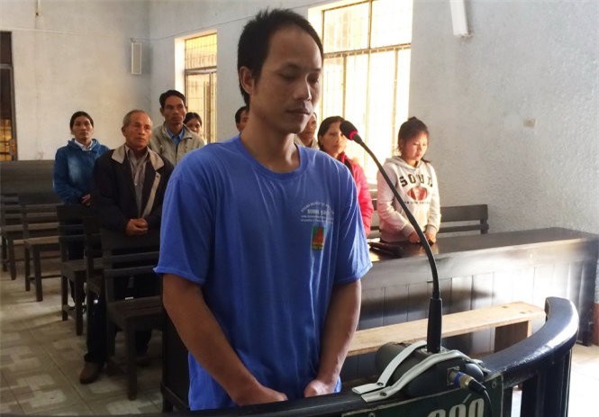 Gã cha dượng đồi bại cưỡng dâm con gái riêng của vợ