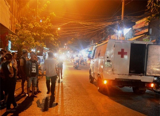 Phát hiện người đàn ông chết trong tư thế treo cổ ở phòng trọ