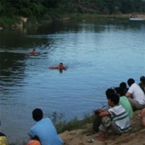 Đắk Nông: Lật thuyền, hai học sinh tử vong giữa hồ