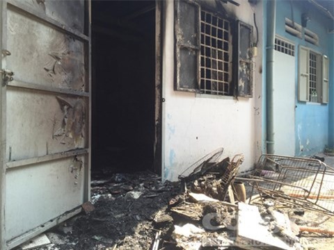 Thất tình, thiếu nữ tưới xăng tự thiêu và đốt luôn bạn tình trong phòng trọ