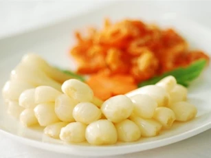 Hành muối - món ngon, bổ trong ngày Tết