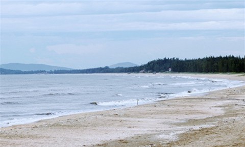 Kinh hoàng phát hiện thi thể nữ giới lõa thể trôi dạt bờ biển Hà Tĩnh