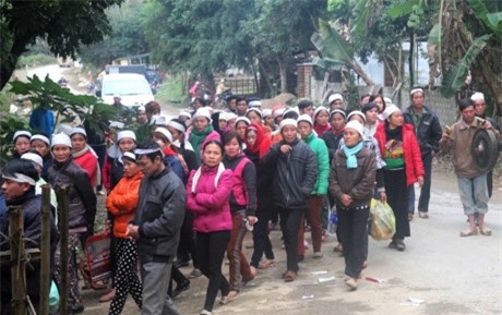 Vụ sập mỏ đá 8 người chết: Khăn tang phủ trắng quê nghèo