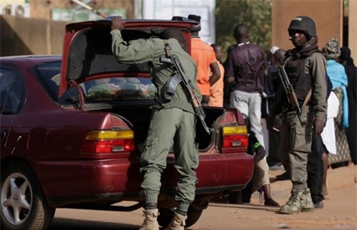 Burkina Faso bắt 11 đối tượng sau vụ kho vũ khí bị cướp