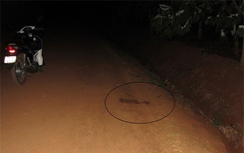 Hoảng hốt nữ sinh chết bất thường trên đường đi học về