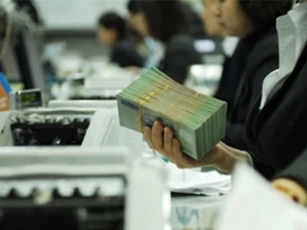 Chi trả nợ và viện trợ 6 nghìn tỷ trong 15 ngày đầu năm mới