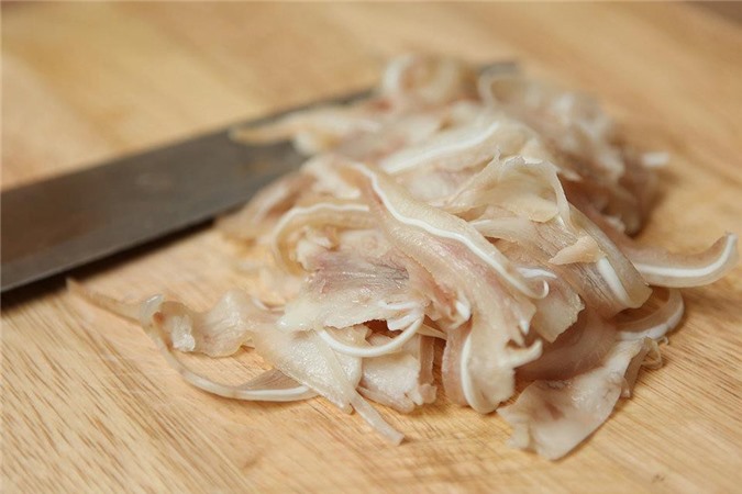 Tai lợn ngâm mắm-Món ngon lạ vị ngày Tết