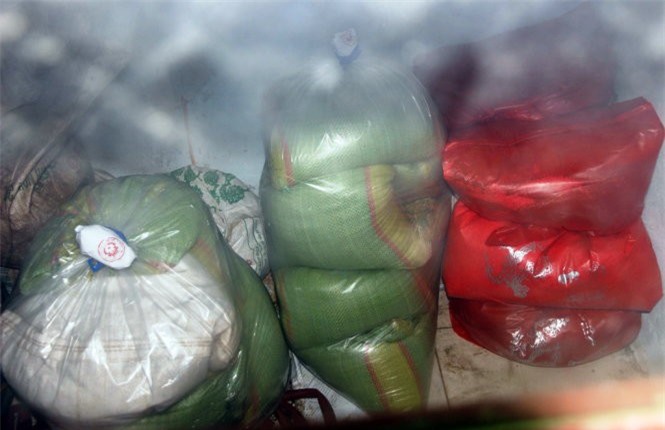 Ăn gạo hỗ trợ Tết, nhiều người bị ngộ độc, nôn mửa