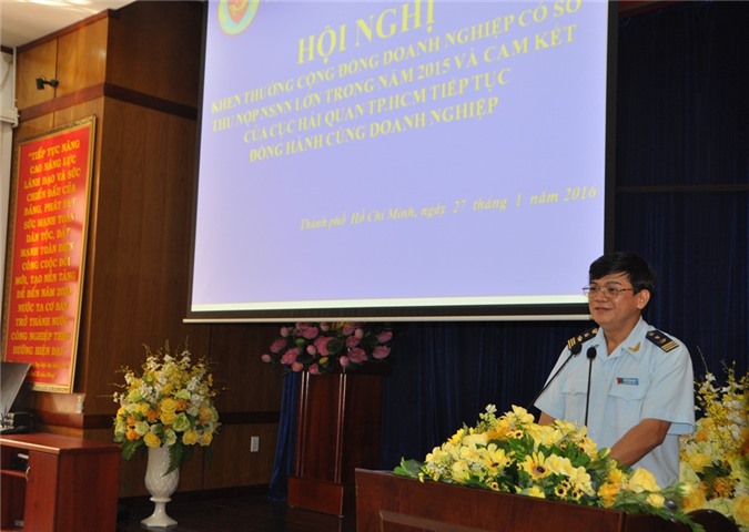 Cục Hải quan TP. HCM: Tặng bằng khen doanh nghiệp tiêu biểu nộp ngân sách 2015