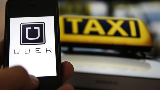 Nữ tài xế Uber từ chối khách hàng vì “bận”... trông con