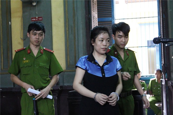 Sợ chồng bắt con, ác mẫu ra tay giết con rồi tự sát