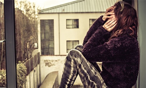 Ký ức kinh hoàng của cô gái bị ép quan hệ 110 lần trong 22 tiếng