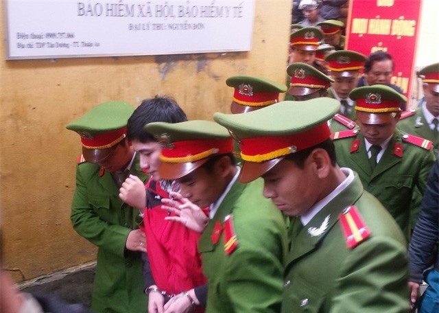 18 năm tù cho kẻ đoạt mạng tổ trưởng tổ dân phố chỉ vì tiền gửi xe