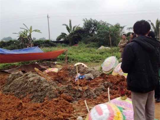 Thanh Hóa: Truy tìm kẻ đào mộ trộm thi thể cụ bà 93 tuổi