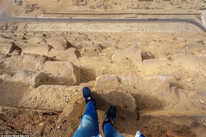 Thiếu niên Đức liều mạng leo đỉnh kim tự tháp để 'tự sướng'