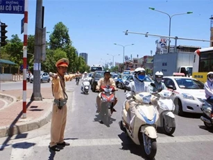 Công bố 12 đường dây nóng nhận phản ánh về an toàn giao thông dịp Tết