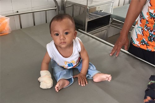 Con sắp mổ cha chỉ còn hơn 2 triệu đồng