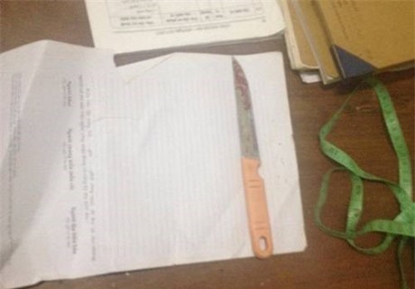 Nam sinh lớp 10 đâm chết bạn cùng lớp trên đường đi học về