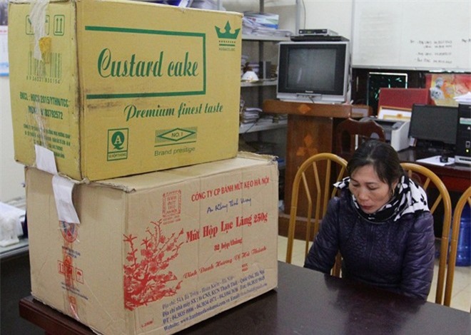 Bắt chủ tiệm tạp hóa buôn pháo dịp cận Tết