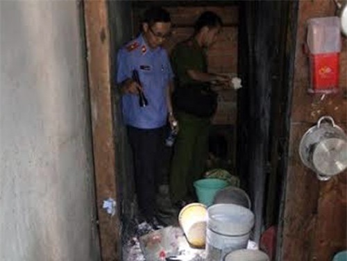 Phóng hỏa đốt nhà mẹ vợ hờ vì không đòi được con