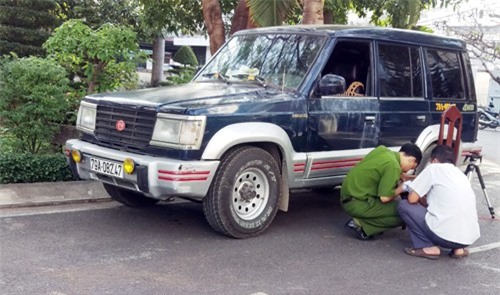 Giám đốc bị nhóm côn đồ đâm chết trong xe sau tiệc tất niên