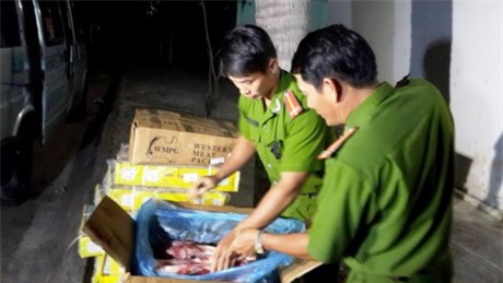 'Hô biến' thịt trâu Ấn Độ bốc mùi hôi thối thành thịt bò tươi Việt Nam