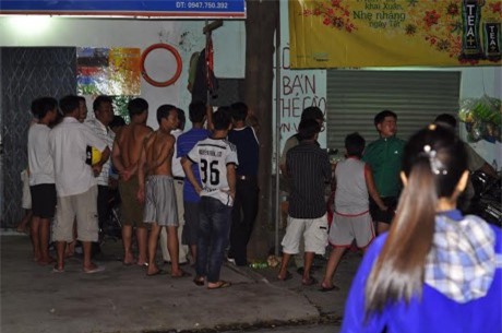 Nhậu xong, cháu vác dao đâm tử vong cậu ruột rồi tự sát