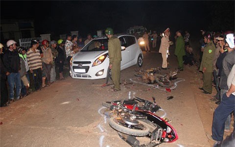 Xe máy phóng nhanh đấu đầu, 2 thanh niên tử vong tại chỗ