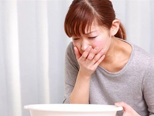 Cách sơ cứu ngộ độc thực phẩm nhanh cho ngày tết