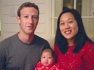 Vợ chồng ông chủ Facebook gửi lời chúc Tết Bính Thân