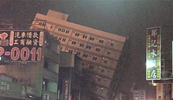 Chung cư 17 tầng ở Đài Loan bị sập đã có điềm báo trước?