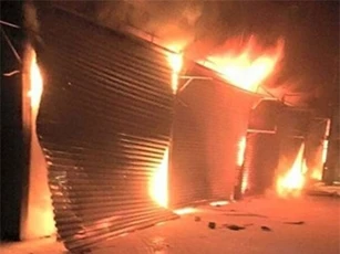 Bà hỏa đột ngột ghé thăm chợ Mường Khương tối mùng một Tết