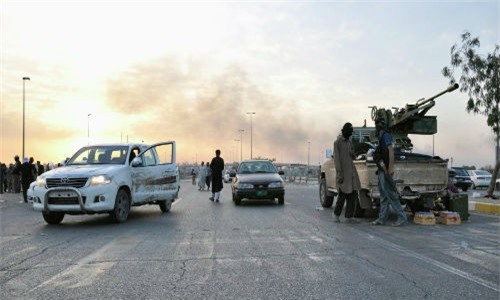 Kinh hoàng cảnh tượng IS thảm sát hơn 300 người vô tội ở Iraq