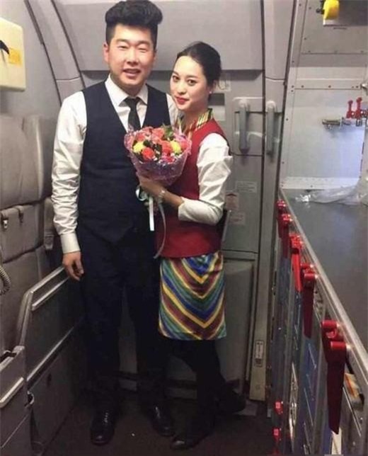 Màn cầu hôn lãng mạn giữa bầu trời đêm giao thừa