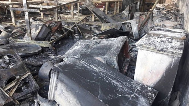 Gia chủ đi chúc Tết, hốt hoảng nhận tin báo ở nhà đang bốc cháy