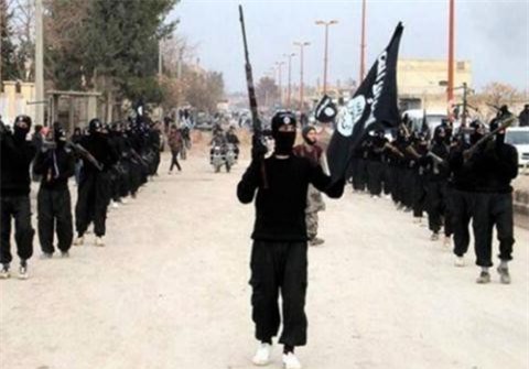 Tổn thất nặng nề, IS giảm 50% lương của các binh sĩ