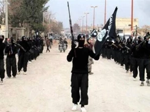 Tổn thất nặng nề, IS giảm 50% lương của các binh sĩ