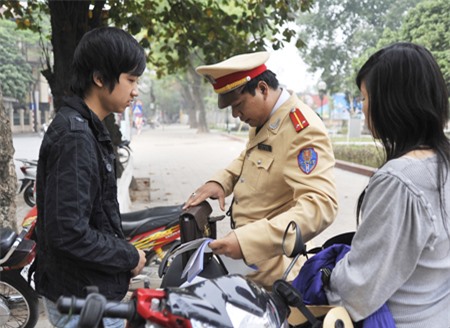 Vi phạm giao thông tăng nhanh, Phó thủ tướng ra công điện khẩn