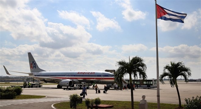 Cả thế giới bất ngờ vì Mỹ - Cuba mở đường bay thương mại 