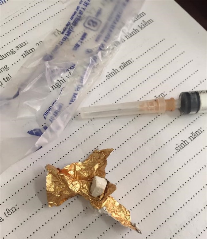 Hà Nội: Bắt giữ đối tượng đang dùng dở heroin trong xy lanh
